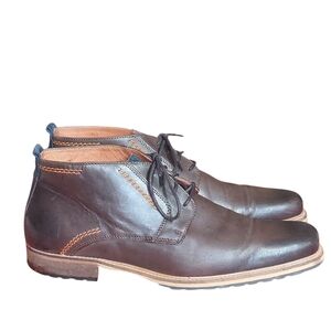 Travelin Brown Leather Chukka Boots with Contrast Stitching Lace Up